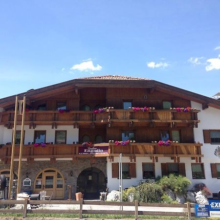 נאודרס Landhaus Engadin מראה חיצוני תמונה