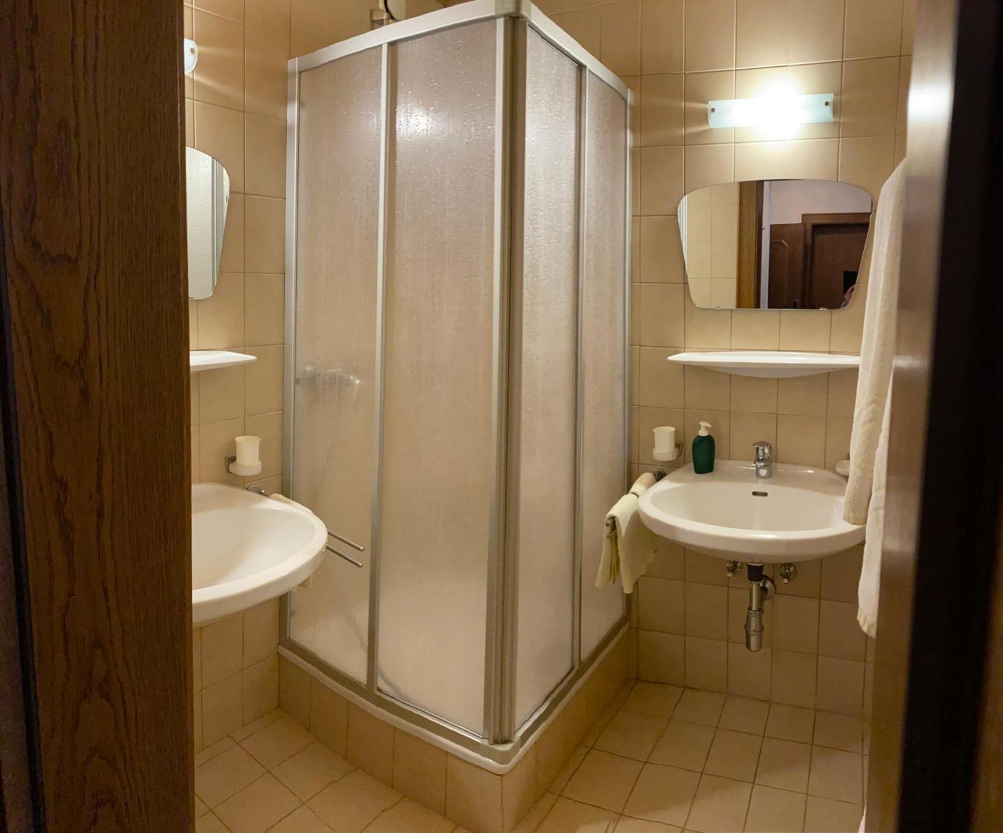 נאודרס Landhaus Engadin מראה חיצוני תמונה
