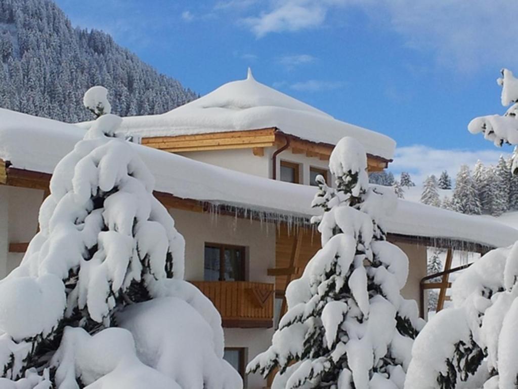 נאודרס Landhaus Engadin מראה חיצוני תמונה